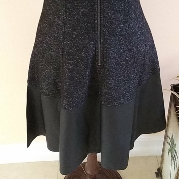 Sale ❤ Elegant Club Monaco Dress. - Picture 3 of 8